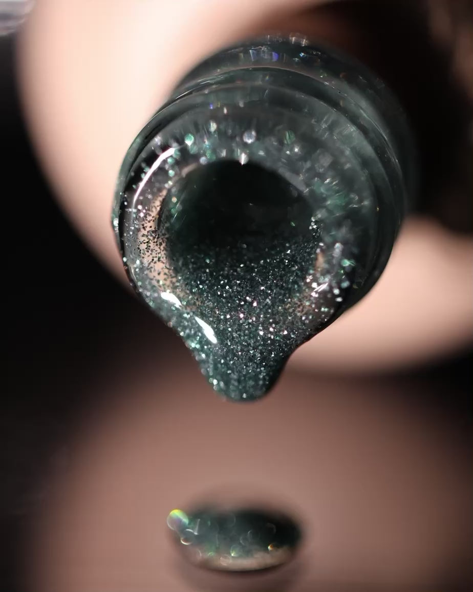 Load video: Reflective Gel Polish - Mojito